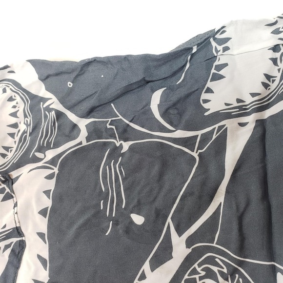 Duvin Design Company Shirt Mens XL Blue White Jaws‎ Shark Print Button Up Casual - Picture 5 of 8